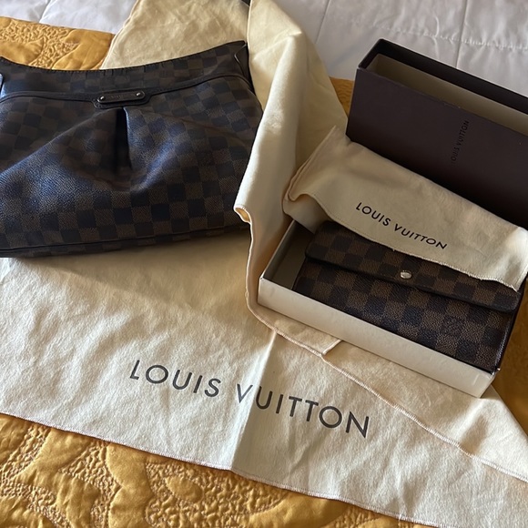 Louis Vuitton Crossbody and wallet - Picture 6 of 8